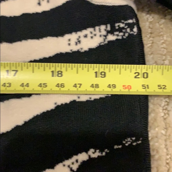 A.L.C. zebra print black/ivory sweater - Picture 12 of 16